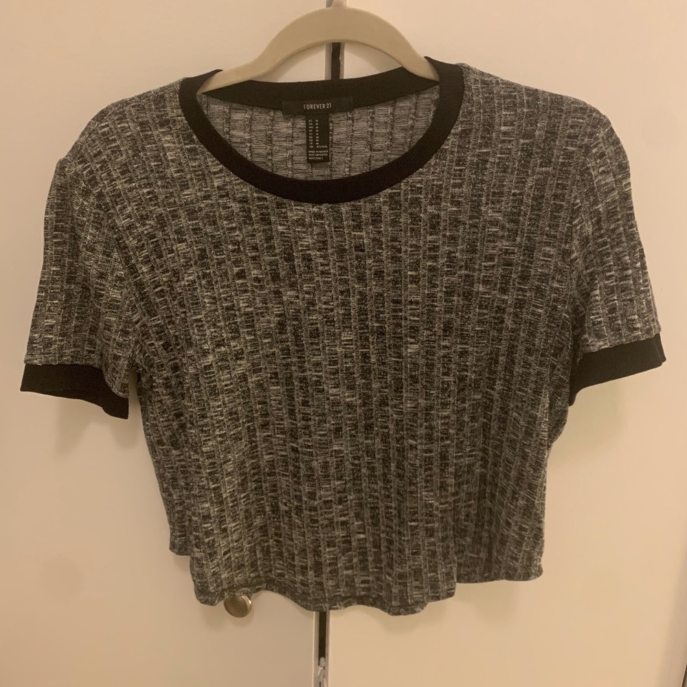 Forever 21 T Shirt